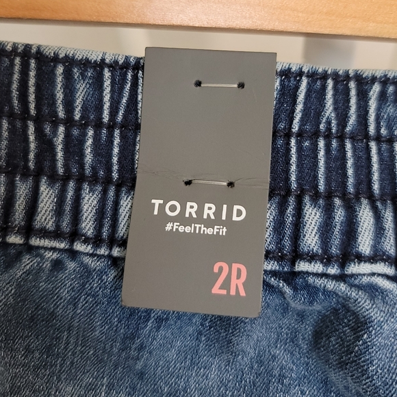 🆕️ Torrid Pull On Boyfriend Straight Super Soft Mid Rise Jeans in Venus - 2X - Picture 12 of 14